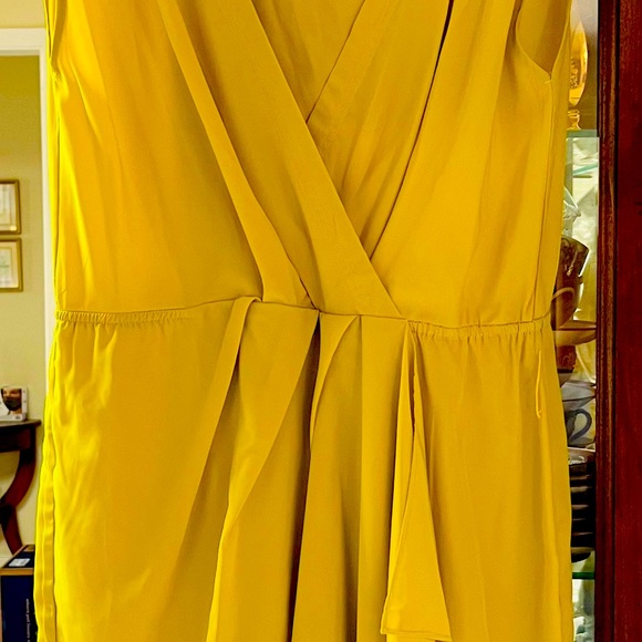 Yoana Baracshi Chartreuse  silk blend sheath dress size 10, fits more like 8. - Picture 3 of 13